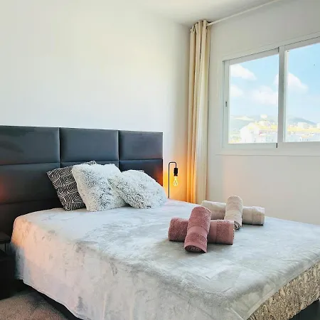 Ocean Breeze Designer Apartment