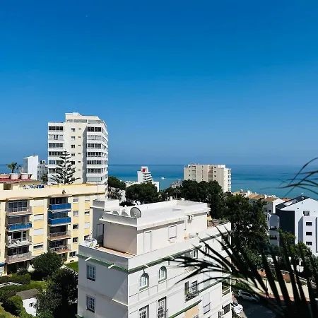 Ocean Breeze Designer Apartment